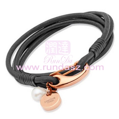 Leather bracelets 