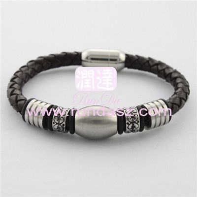 Leather bracelets 