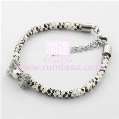 Leather bracelets 